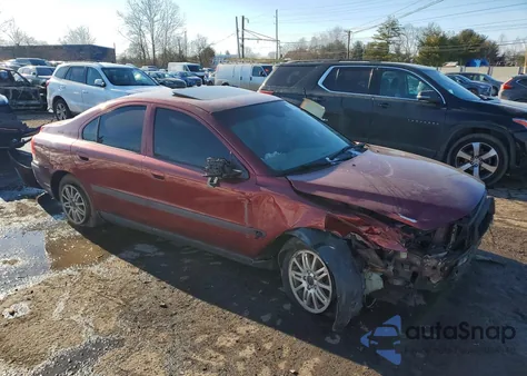 2004 Volvo S60 z USA, uszkodzony, nr VIN YV1RS64A642358750